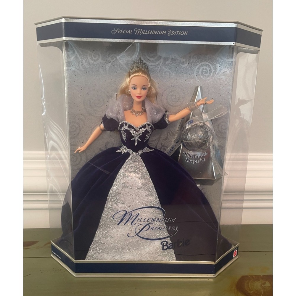 Mattel 24154 Special Millennium Edition Barbie Doll Princess 1999 With‎ Keepsake